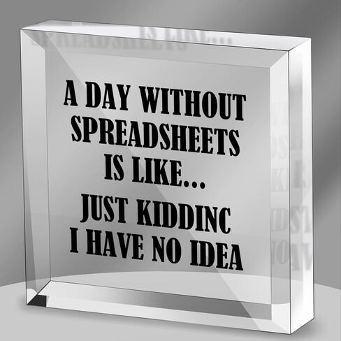 زخرفة لافتة مكتبية مربعة للمحاسب - يوم بدون جداول بيانات يشبه مجرد مزاح مناسب لتزيين طاولة المكتب المنزلي in Kuwait