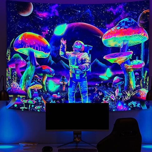 YEXIT Blacklight رائد الفضاء نسيج الفطر، الأشعة فوق البنفسجية رد الفعل المجرة الفضاء النباتات فراشة المناظر الطبيعية المفروشات لغرفة النوم 44 × 60 بوصة in Kuwait