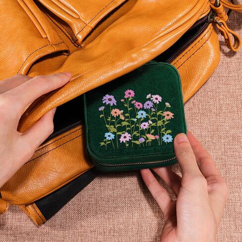 GSPY Velvet Travel Jewelry Box, Small Jewelry Travel Case, Jewelry Box Travel Jewelry Organizer, Travel Gifts for Women, Birthday Gifts for Her, Friend, Travelers in Saudi Arabia