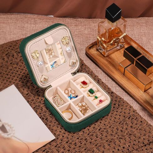 GSPY Velvet Travel Jewelry Box, Small Jewelry Travel Case, Jewelry Box Travel Jewelry Organizer, Travel Gifts for Women, Birthday Gifts for Her, Friend, Travelers in Saudi Arabia