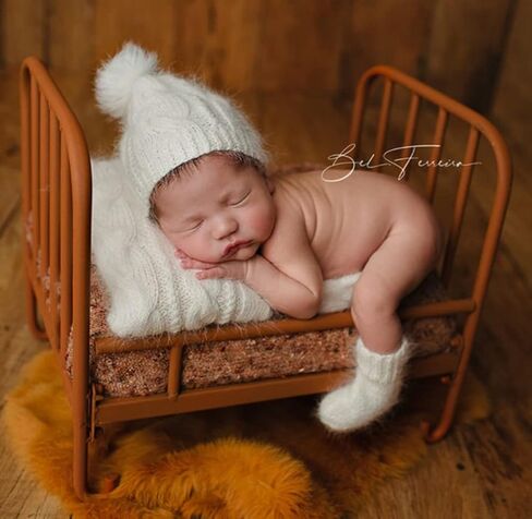 مجموعة قبعات للتصوير الفوتوغرافي للأطفال حديثي الولادة الشهري مع وسادة للأولاد والبنات حديثي الولادة والتقاط الصور أزياء لطيف وسادة in Kuwait