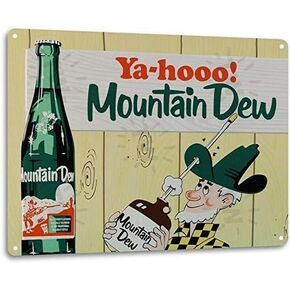 لافتة معدنية من القصدير بتصميم كلاسيكي لتزيين الجدران من SmartCows Mountain Dew Soda Pop Store الإعلان عليها مظهر عتيق 8x12 بوصة in Kuwait