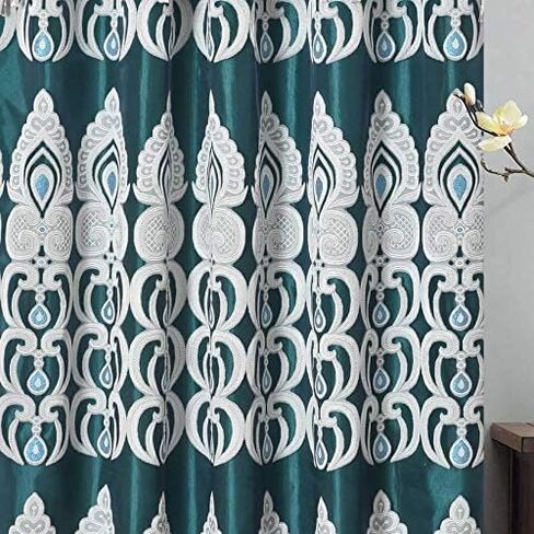 GOHD الطاووس الفخر. ستارة نافذة من قماش الجاكار الفوال المشبك مع ستارة قصيرة مرفقة وظهر من قماش التفتا. مجموعة 2 قطعة. كل قطعة بعرض 137.16 سم × ارتفاع 213.36 سم + ستارة قصيرة مقاس 45.72 سم. (نايتسكي بلو) in Kuwait