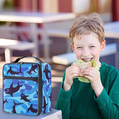 حقيبة غداء للصبي الصغير، صندوق غداء قابل لإعادة الاستخدام للأطفال، حقيبة غداء معزولة بطباعة سمك القرش مع إبزيم، حقيبة غداء صغيرة خفيفة الوزن، حقيبة غداء كرتونية لمحبي المحيط، مبرد صغير للعودة إلى المدرسة in Kuwait