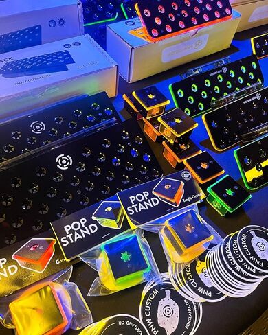 رف مغناطيسي كبير مخصص من PNW ذو 44 فتحة مع قفل Frag | حامل سدادات أكريليك للشعاب المرجانية لحوض السمك (مغناطيس زجاجي 3/4 بوصة) in Kuwait