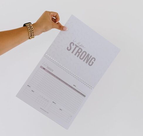 SAD TO SAVAGE Habit Tracker بقلم شيلبي ساكو - مجلة تعقب العادات اليومية مع التأكيدات والمواد التعليمية حول حلقة العادة لخلق عادات لتحسين حياتك in Saudi Arabia