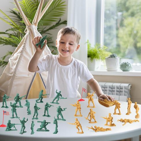 مجموعة أساسية عسكرية ضخمة من 300 قطعة، 200 جندي و100 إكسسوار عسكري في حاوية تخزين in Kuwait