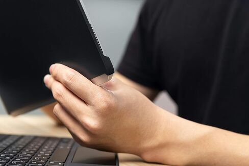 جراب مغناطيسي SWITCHEASY CoverBuddy 2022-2020 10.9 بوصة iPad Air 5 و4 وiPad Pro 11 بوصة، متوافق مع لوحة المفاتيح السحرية، مع حامل قلم رصاص يدعم شحن قلم Apple - أسود (لوحة المفاتيح غير متضمنة) in Kuwait