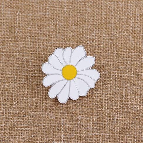 Cute Metal Badge White Daisy Flower Spring Enamel Lapel Pin Brooches in Saudi Arabia