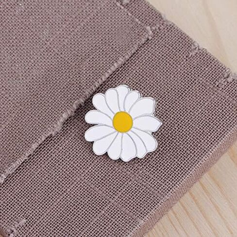 Cute Metal Badge White Daisy Flower Spring Enamel Lapel Pin Brooches in Saudi Arabia