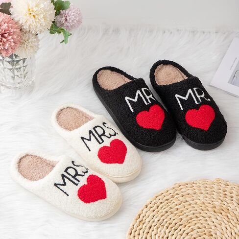 شباشب Mr and Mrs للنساء، شباشب رجالية غامضة، أحذية على شكل قلب متطابقة، شباشب داخلية للاستخدام الخارجي لصديقك وصديقتك هدية عيد الحب in Kuwait