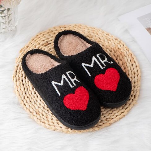 شباشب Mr and Mrs للنساء، شباشب رجالية غامضة، أحذية على شكل قلب متطابقة، شباشب داخلية للاستخدام الخارجي لصديقك وصديقتك هدية عيد الحب in Kuwait
