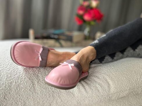 شبشب STAHL للنساء مريح من جلد الغنم الأصلي عالي الكثافة ونعل مضاد للانزلاق مع بطانة فائقة النعومة للاستخدام الداخلي/الخارجي 1828 in Kuwait