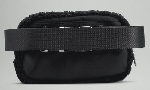 Lululemon Athletica Everywhere Fleece Belt Bag (Black) in Saudi Arabia