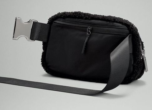 Lululemon Athletica Everywhere Fleece Belt Bag (Black) in Saudi Arabia