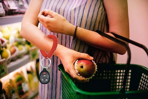 Lucky Line ملف معصم حلزوني مقاس 2 بوصة مع حلقة مفاتيح فولاذية، معصم مرن متعدد الألوان، سوار سلسلة مفاتيح، يمتد حتى 12 بوصة، أزرق، أزرق داكن، أخضر 1 قطعة (4103341) in Saudi Arabia