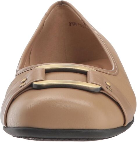 Trotters Women's Sizzle Flat in Saudi Arabia