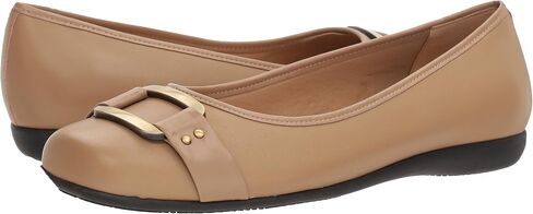 Trotters Women's Sizzle Flat in Saudi Arabia