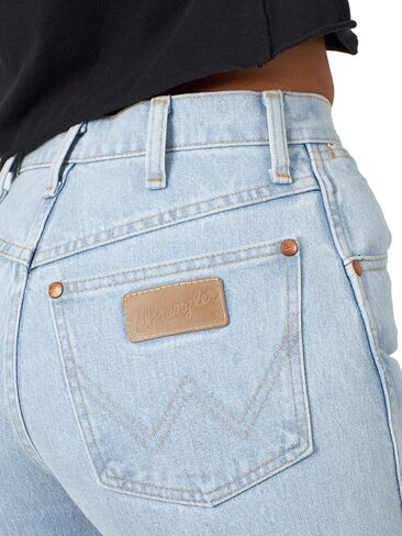 بنطلون جينز نسائي من Wrangler بتصميم راعية البقر ذو قصة ضيقة وخصر طبيعي مدبب in Kuwait