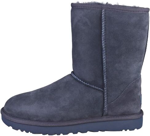 حذاء شتوي ماكاي للنساء من UGG in Saudi Arabia
