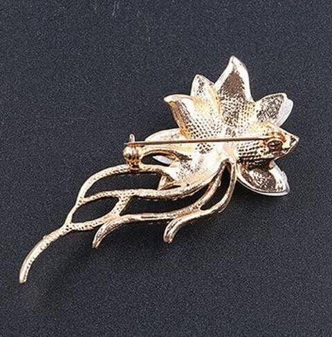 بروش نسائي أنيق مزين بالزهور والزفاف من Daisy Jewelry عليه باقة من الخرز المقلّد والعين, ان ايه, ان ايه in Kuwait