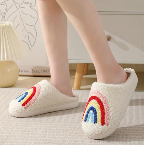 Women Slippers Cute Pattern Strawberry Slippers Warm Soft Bedroom Shoes Fuzzy Closed Toe Sandals Non Slip House Bedroom Slippers in Saudi Arabia