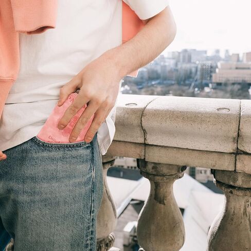 مجموعة حامل جواز السفر وحامل بطاقات اللقاح، محفظة جواز السفر، حافظة غطاء جواز السفر للنساء والرجال (رمادي فاتح) قطعة واحدة in Kuwait