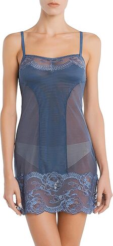 حذاء لا بيرلا بريجيتا من الدانتيل in Kuwait