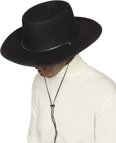 Tilley Adventure Hat in Saudi Arabia