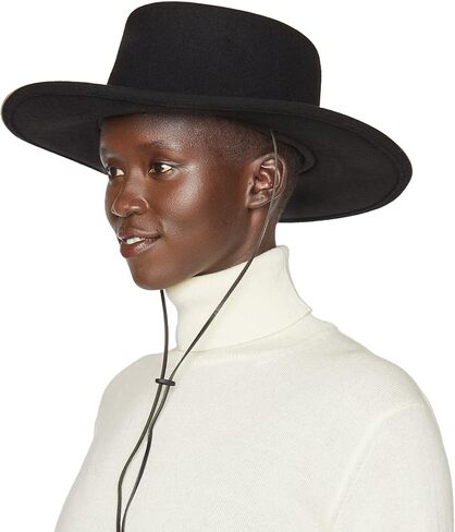 Tilley Adventure Hat in Saudi Arabia