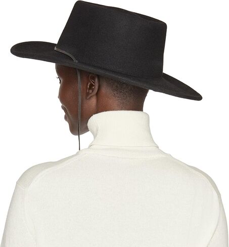 Tilley Adventure Hat in Saudi Arabia