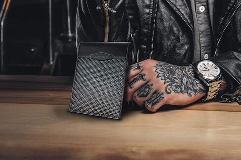 كولد فاير محفظة تكتيكية من الياف الكربون مع نافذة لبطاقة الهوية للرجال - محفظة مصنوعة يدويا من جلد كيه الاصلي للرجال نحيفة للغاية ثنائية الطي مع حجب تقنية تحديد الهوية بموجات الراديو. هدية للرجال. in Kuwait