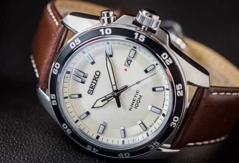 Seiko Herren-Uhr Kinetik Edelstahl mit Lederband in Saudi Arabia
