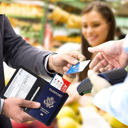 مجموعة حامل بطاقات جواز السفر واللقاح، غطاء جواز سفر لطيف من جلد البولي يوريثان يحجب RFID مع فتحة حامل بطاقة لقاح كوفيد للنساء والرجال (مع قلم) - فراشة أرجوانية in Saudi Arabia