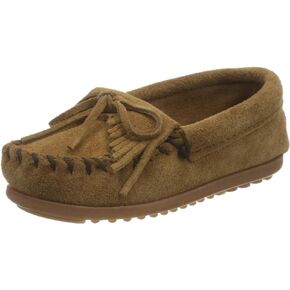 حذاء بدون كعب Kilty Hardsole للأطفال من Minnetonka