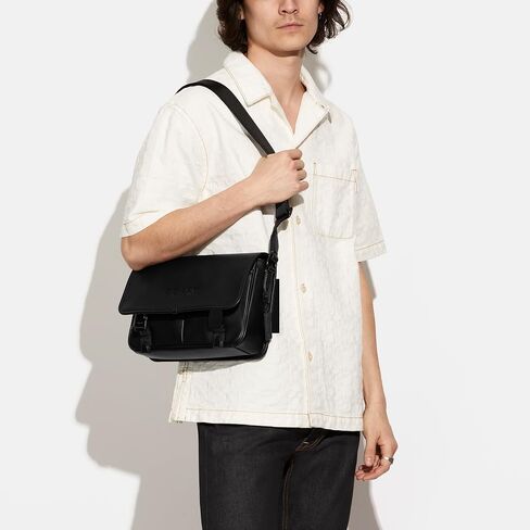 COACH Mens League Messenger Bag in Smooth Leather, Black in Saudi Arabia