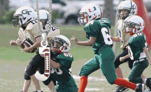 EZUY GNAY Letter Football Stainless steel Football Necklace Player Number Pendant silver Athlete LetterJewelry in Kuwait