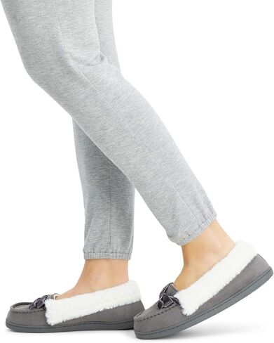 حذاء نسائي من Jessica Simpson من جلد الغزال الصغير للاستخدام الداخلي والخارجي in Kuwait