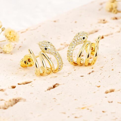 أقراط زاحفة للنساء، مجموعة أقراط متسلق أوراق الشجر المطلية بالذهب الأبيض عيار 18 قيراط. مجموعة أقراط مرصعة بأحجار الزركونيا المكعبة من أم اللؤلؤ لهدايا عيد الميلاد وأعياد الميلاد للنساء والفتيات in Kuwait