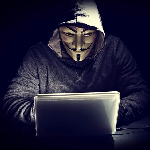 قناع هالوين من الراتنج لشخصية انونيموس جاي فوكس من او ام تي ام في فور فينديتا in Kuwait