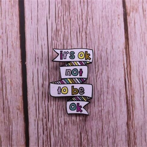 دبوس بروش مطلي بالمينا بتصميم اقتباسات مرحة بعبارة It Is Ok Not To Be Ok، دبوس مطلي بالمينا، شارة للتوعية بالصحة العقلية والاكتئاب، دبوس مينا اقتباسات واقتباسات واقتباسات واقتباسات للاصدقاء وشنطة in Saudi Arabia
