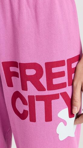 سراويل رياضية نسائية كبيرة الحجم من FREECITY in Kuwait