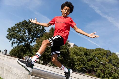 Champion Boys Heritage Short Sleeve Cotton Logo Tee Kids (Heritage Oxford Heather, Medium) in Saudi Arabia