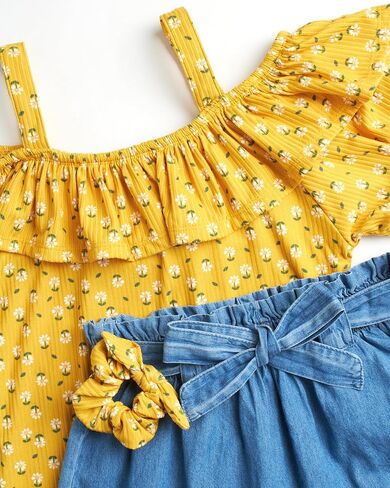 طقم شورت للفتيات من Instagirl - قطعتين من بلوزة قصيرة الأكمام وشورت منسوج - مجموعة ملابس للبنات - إكسسوار للشعر (7-12) in Kuwait