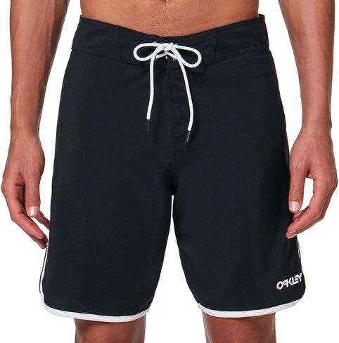 Oakley Men's Standard Solid Crest 19 Boardshort in Saudi Arabia