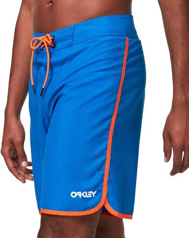 Oakley Men's Standard Solid Crest 19 Boardshort in Saudi Arabia