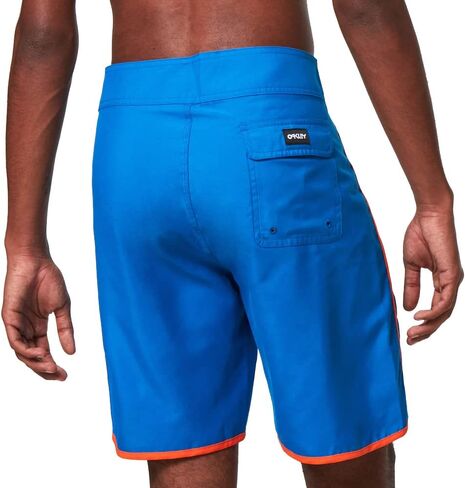Oakley Men's Standard Solid Crest 19 Boardshort in Saudi Arabia