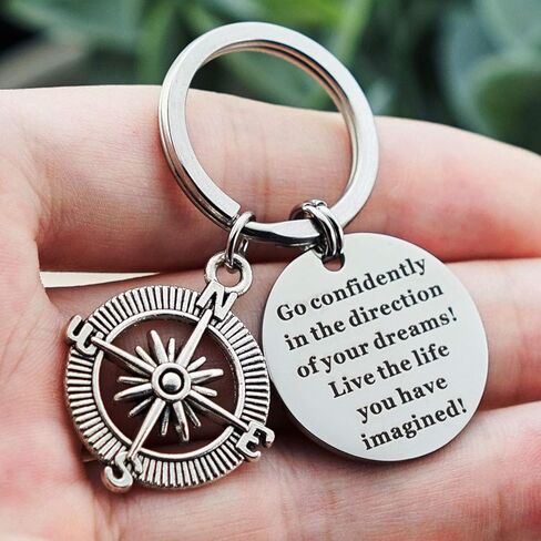 Trounistro 4 حزمة سلسلة مفاتيح التخرج ملهمة هدايا التخرج لعام 2021 الفتيات والأولاد المتخرجين in Kuwait