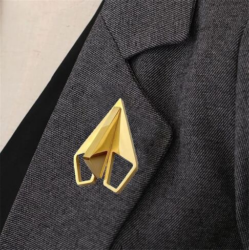 دبوس بروش معدني لملابس الرجال من بيبر لاين، دبوس ياقة بتصميم طائرة هوائية، دبوس بروش للجاكيتات والبليزر وشنط الظهر، مصنوع من خليط معدني من الستيل بدون احجار كريمة in Kuwait