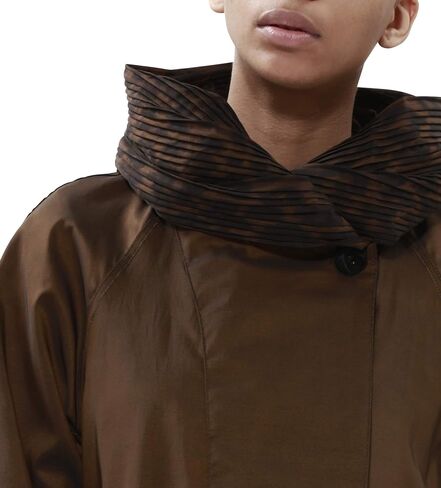 Short Donatella Fashion Travel Raincoat in Saudi Arabia